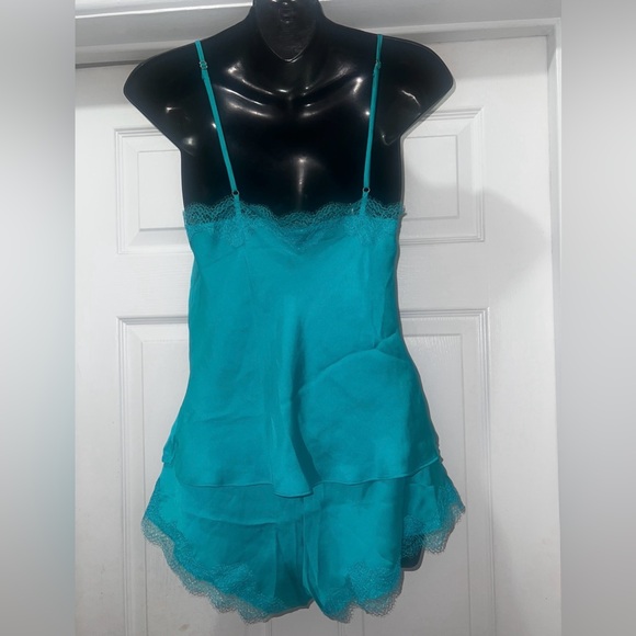 NWT Victoria Secret Satin like cami and short set Small - Picture 2 of 6